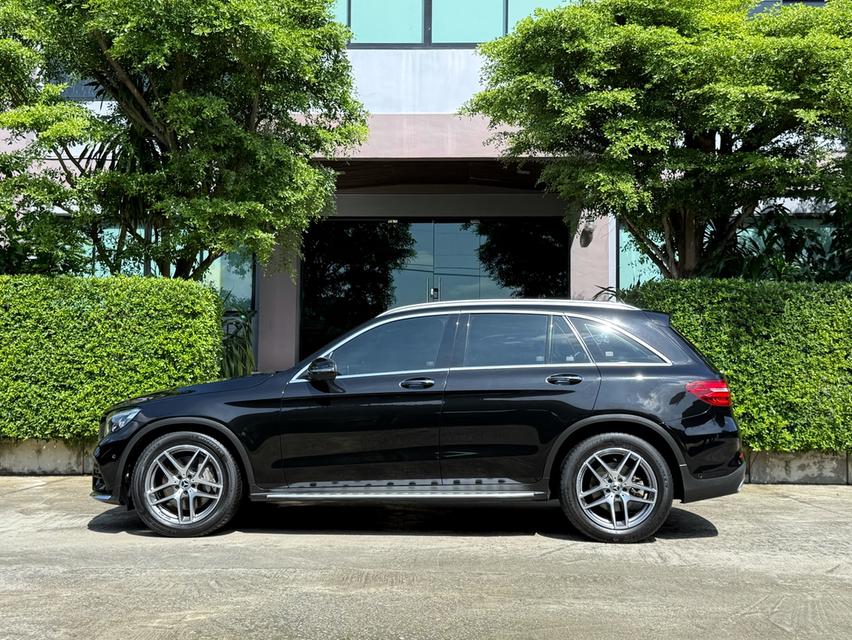 2019 BENZ GLC 250D AMG รถมือเดียวออกป้ายแดง รถวิ่งน้อย ประวัติศูนย์ครบ ไม่เคยมีอุบัติเหตุครับ 5