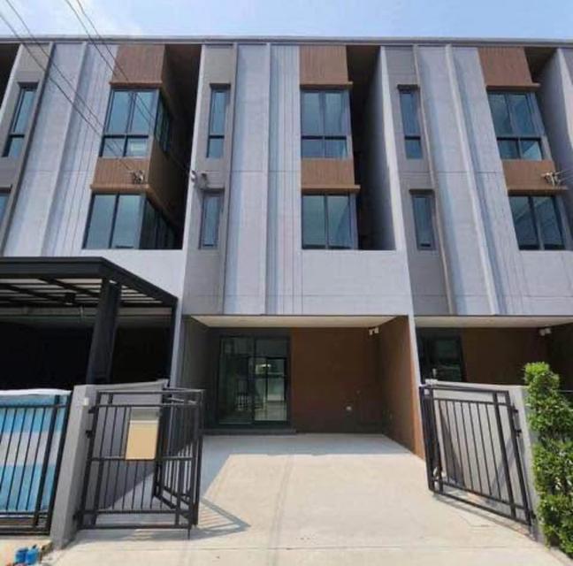 ยกให้ฟรี ยอดเหลือ 4.8ล หมู่บ้านกลางเมือง สาทร-กัลปพฤกษ์ ติดถนนใหญ่กัลปพฤกษ์ 1