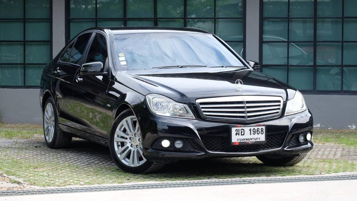 รหัสรถ KN1968 BENZ C-CLASS C200 CGI 1.8 รุ่น W204 ปี 2012