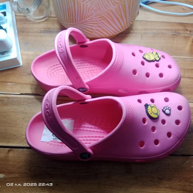 รองเท้า CROCS มือ2 แท้ 100% สีชมพู ขนาด M7 หรือ เบอร์ 40 ยาว25-25.5ซม. สภาพเกิน80% สอบถามข้อมูลเพิ่มเติม Line : @992pqepo 6