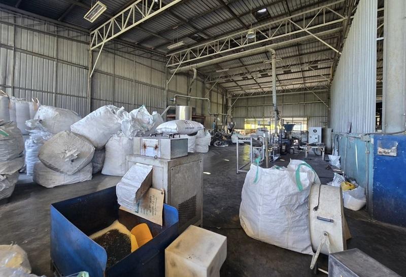 #ขายโรงงานรีไซเคิลพลาสติก นิคมพัฒนา ระยอง เนื้อที่ 8 ไร่ ผังม่วง โกดัง 4 ไร่/ห้องพักพนักงาน 50 ห้อง ไฟฟ้า 1250 KVA 9