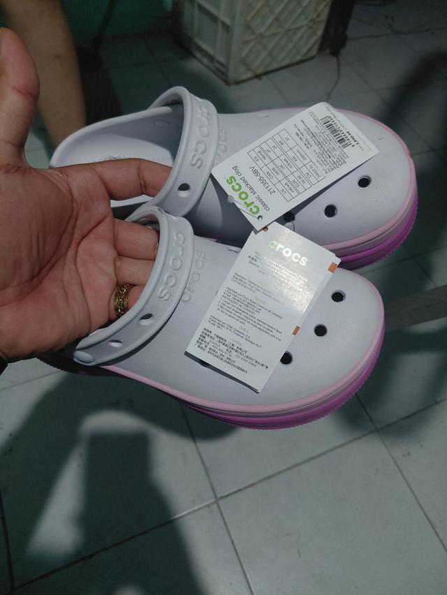 รองเท้า crocs  38/39 รูปที่ 3