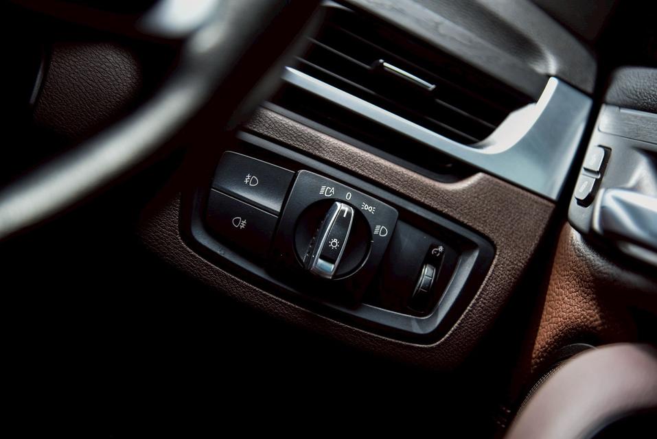 BMW X1 1.5 sDrive18i xLine F48 AT 2017 ไมล์ 51,xxx km. !!!  18