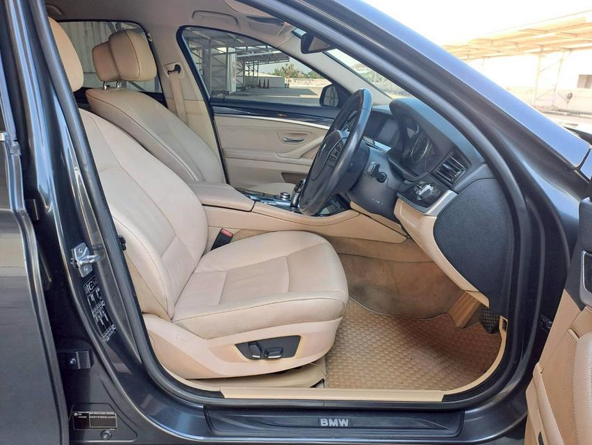 BMW 520d (F10) ปี2011 รถสภาพสวยเดิมๆไม่เคยมีอุบัติเหตุ สีเทา 6