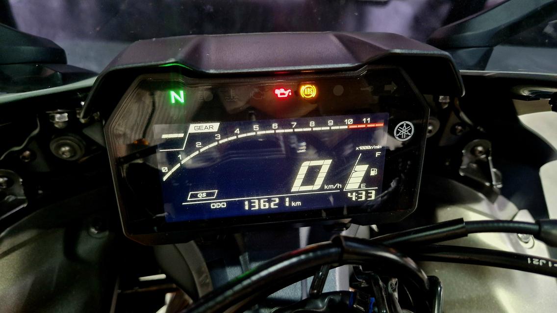 Yamaha R7 11