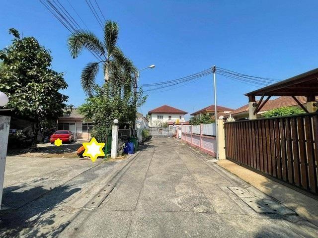 ขายที่ดินพร้อมสิ่งปลูกสร้าง เนื้อที่ 129 ตรว. ซอยสังคมสงเคราะห์ 24 ลาดพร้าว 71 เลียบด่วน 2