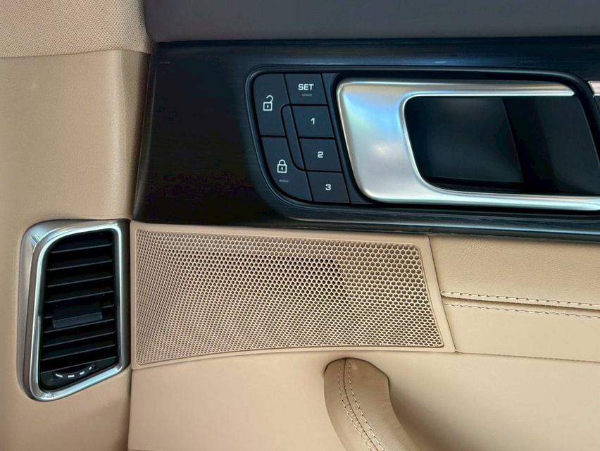 Porsche Panamera 4 E-Hybrid Platinum Edition (MNC) ปี 2023 ไมล์ 24,xxx km. 17