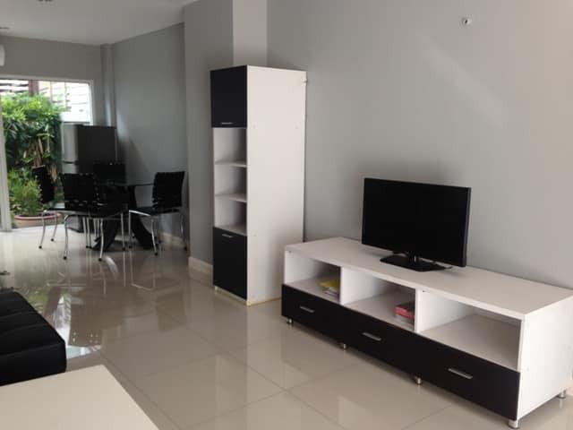 ให้เช่าทาวน์โฮม 3 ชั้น 18 ตร.ว. ย่านพระราม 3 ซอยนนทรี 20 ตกแต่งพร้อมอยู่ ใกล้ทางด่วน 4