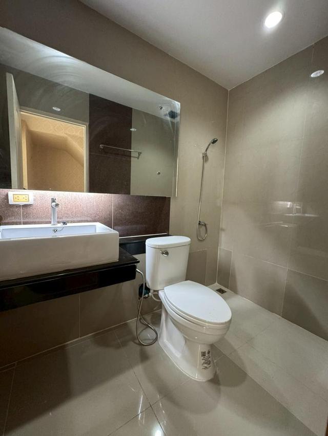 ขายถูก ทาวน์โฮม modern town เอกชัย46 ห้องมุม 3 ชั้น 24.8ตรว. บ้านทำใหม่ ขายราคาถูก 8