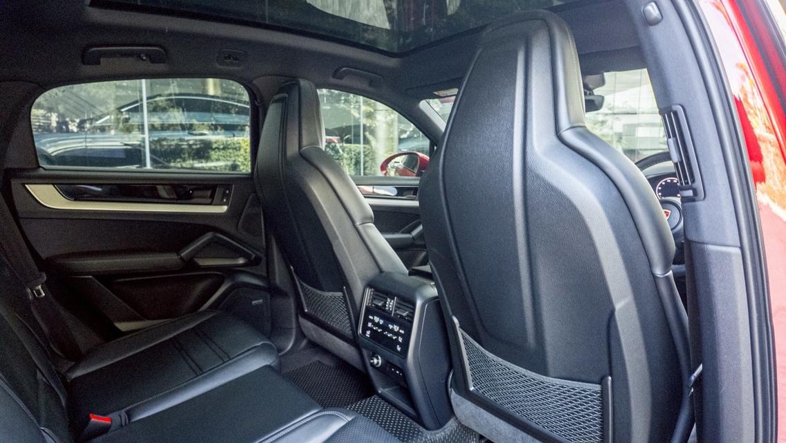 Porsche Cayenne Coupe E-Hybrid 2024 āļĢāļđāļāļāļĩāđ 12