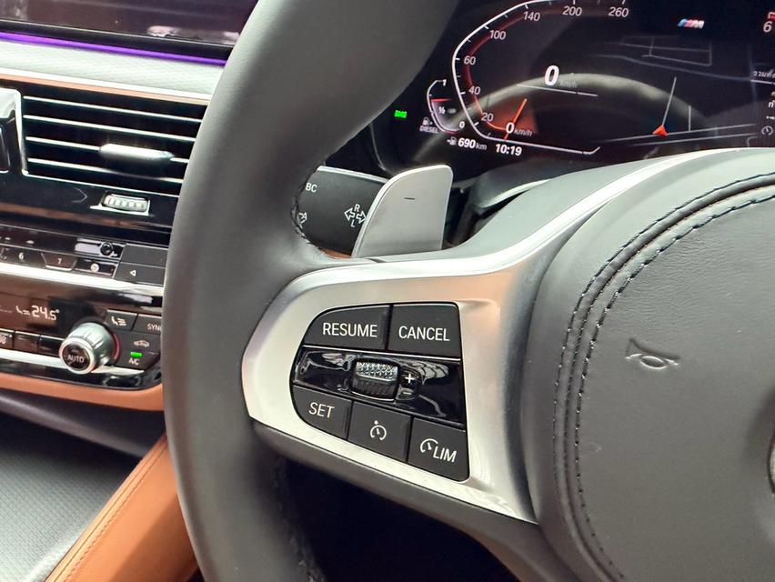 BMW 520d M Sport LCI (G30) ปี 2021 รูปที่ 13