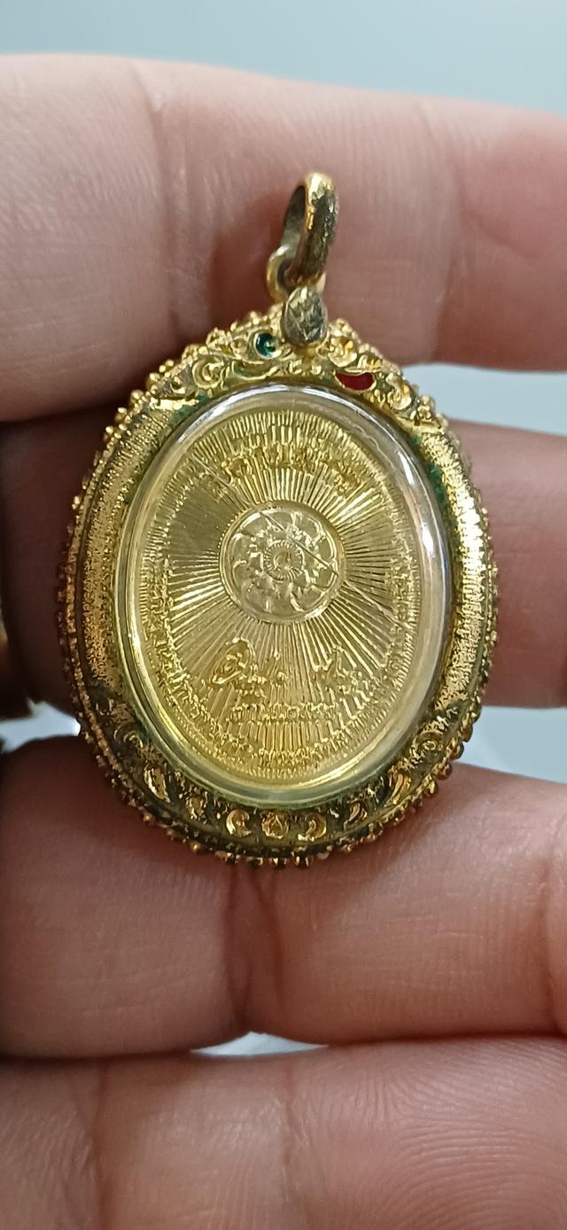 เหรียญปราบมาร หลวงพ่อสด วัดปากน้ำ กรอบทอง ล้อมเพชร รูปที่ 2