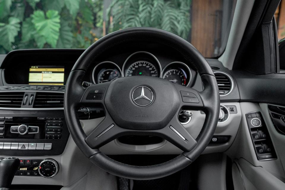 Mercedes-Benz C200 CGI โฉม W204 ปี 2013 🛠รถมือเดียว ออกศูนย์ Benz Thailand ✨ ✅หน้าจอ Command