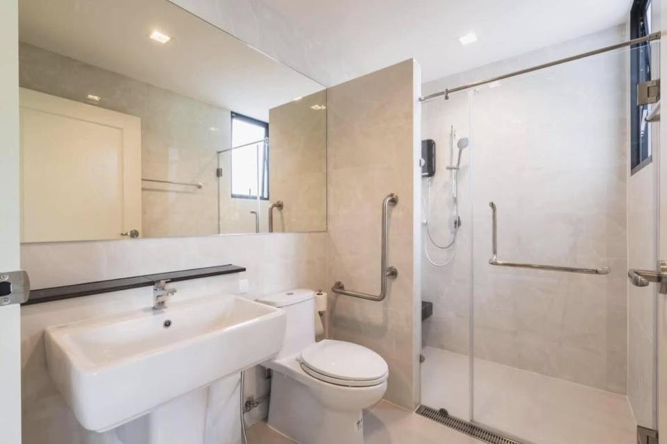 ขายบ้านใหม่สุดหรู ลัดดารมย์ พุทธมณฑลสาย 3 (Q House) ขนาดที่ดิน: 107.7 ตร.ว. • พื้นที่ใช้สอย: 354 ตร.ม. 7