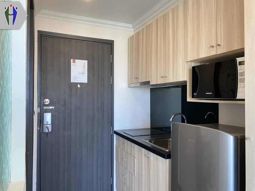 คอนโดให้เช่า เวเนเชี่ยน ใกล้หาดจอมเทียน •	ขนาด 23 ตารางเมตร สตูดิโอ •	เครื่องปรับอากาศ, ตู้เย็น •	ระเบียงวิวสระว่ายน้ำพร้อมเฟอร์นิเจอร์ครบชุด •	ครัวยุ 6