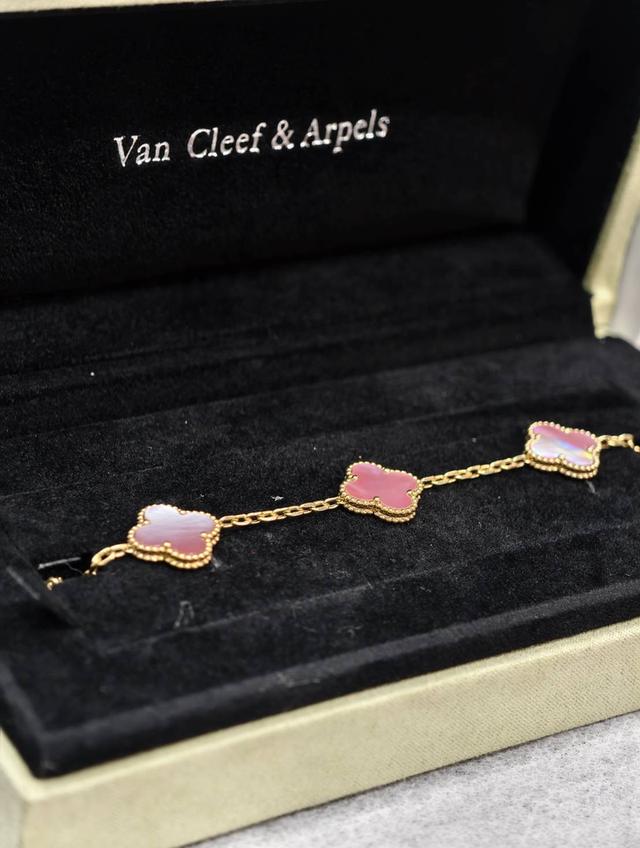 ข้อมือ Van Cleef & Arpels 4