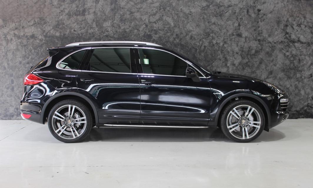 รหัสรถ JRS938 เข้าใหม่สวยจัด กับ Porsche Cayenne Hybrid 2013 8