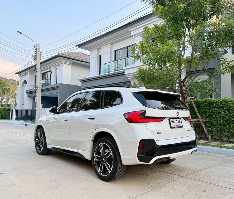 BMW X1 2.0i sDrive M sport ปี23 จด25 สีขาว รูปที่ 5