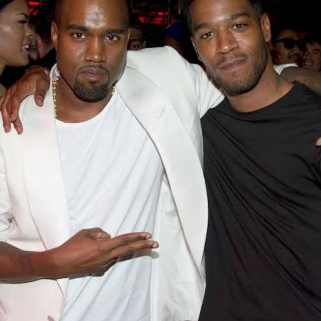 เสื้อฮู้ดดี้แขนยาว แนวคู่ศิลปินฮิปฮอปชาวอเมริกัน Kanye West X Kid Cudi See Ghosts Special Limited แท้ มือสอง ของพร้อมส่งครับ รูปที่ 9