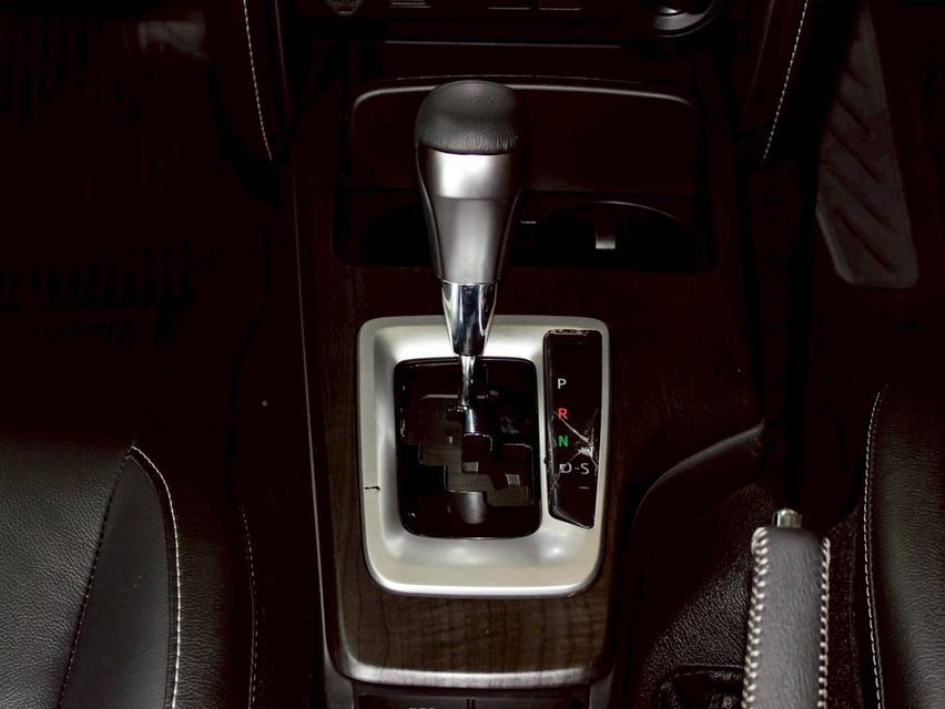 Toyoya Fortuner Leader 2.4V 4wd ปี22 11