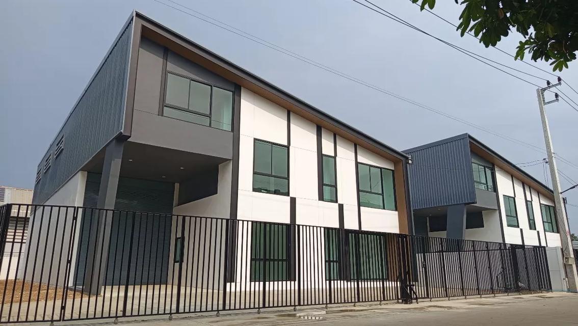ขายโกดังพร้อมสำนักงาน 3 ชั้น ลำลูกกา ปทุมธานี BRE25399 1