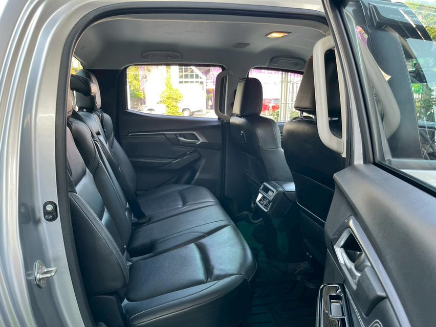 Isuzu D-MAX Cab-4 1.9 Hi-Lander Z ปี 2021 เกียร์ออโต้ 9