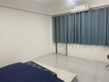 (รีโนเวทพร้อมอยู่) ขายอาคารพาณิชย์ 1 ห้อง (4 ชั้นครึ่ง) ถนนเข้าตลาดสี่มุมเมือง แหลมฉบัง 3