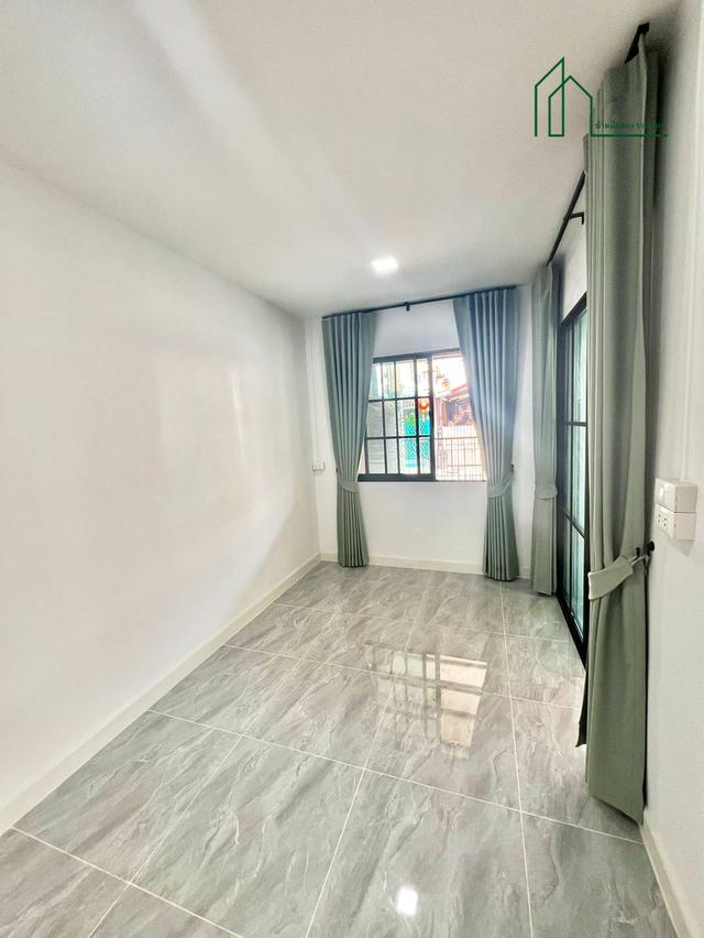 ทาวน์เฮ้าส์ 2ชั้น หมู่บ้าน เค.ซี.รามอินทรา 8 ถนนไทยรามัญ คลองสามวา 16