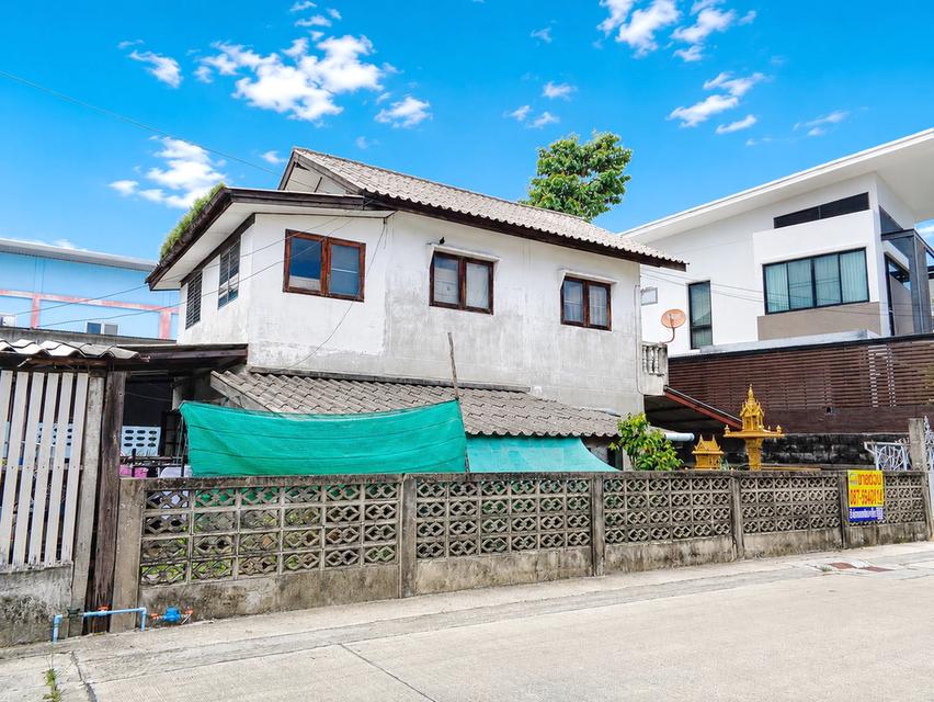 🚩 ขายบ้านเดี่ยว 2 หลัง บนพื้นที่ 92 ตารางวา สุขาภิบาล 5 ซอย 5 แยก 12 ใกล้สถานี รถไฟฟ้าสายสีชมพู 1