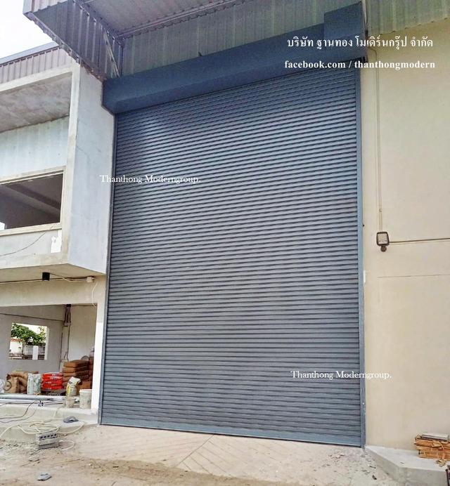 ปกป้องโรงงานและโกดังของคุณด้วย "ประตูม้วนคุณภาพสูงสีสันสวยงาม น้ำหนักเบา เปิด-ปิดง่าย ไม่เป็นสนิม ปลอดภัยด้วยระบบล็อกแน่นหนารับประกันนาน 1 ปีเต็ม รูปที่ 5