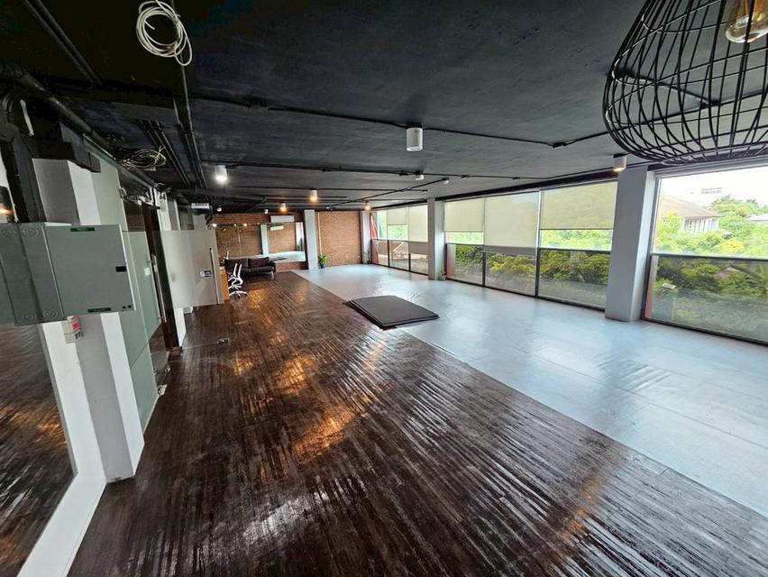 พื้นที่ให้เช่า ทำสตูดิโอสอนเต้น โยคะ ร้านนวด สปา เอกมัย22 1