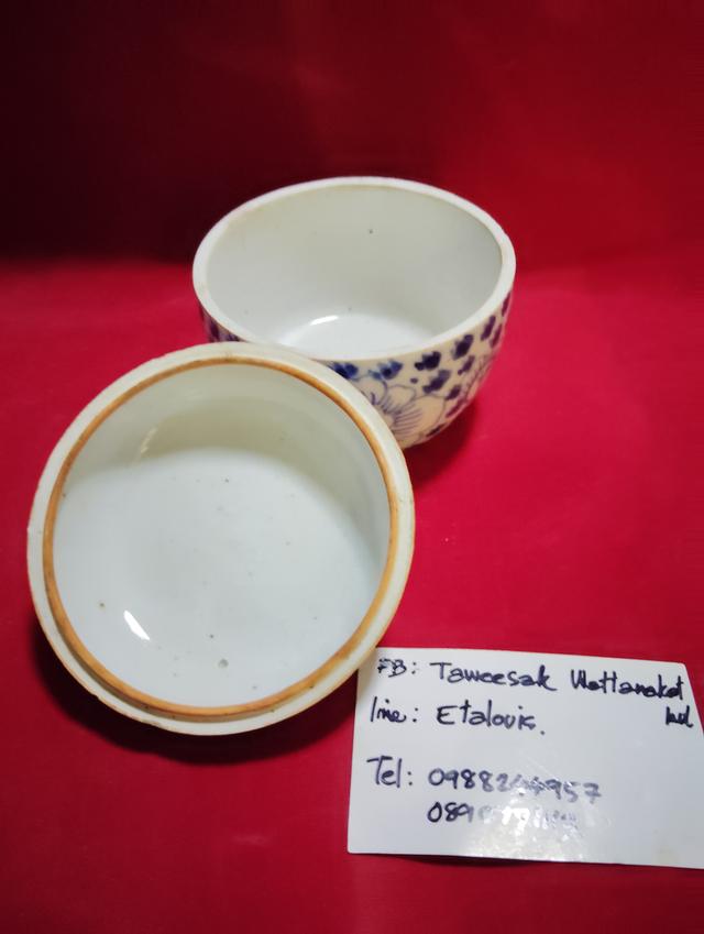 โถดินเผาเก่า เนื้อปังเคยลายโบตั๋น มีกระเทาะขอบเล็กน้อย
