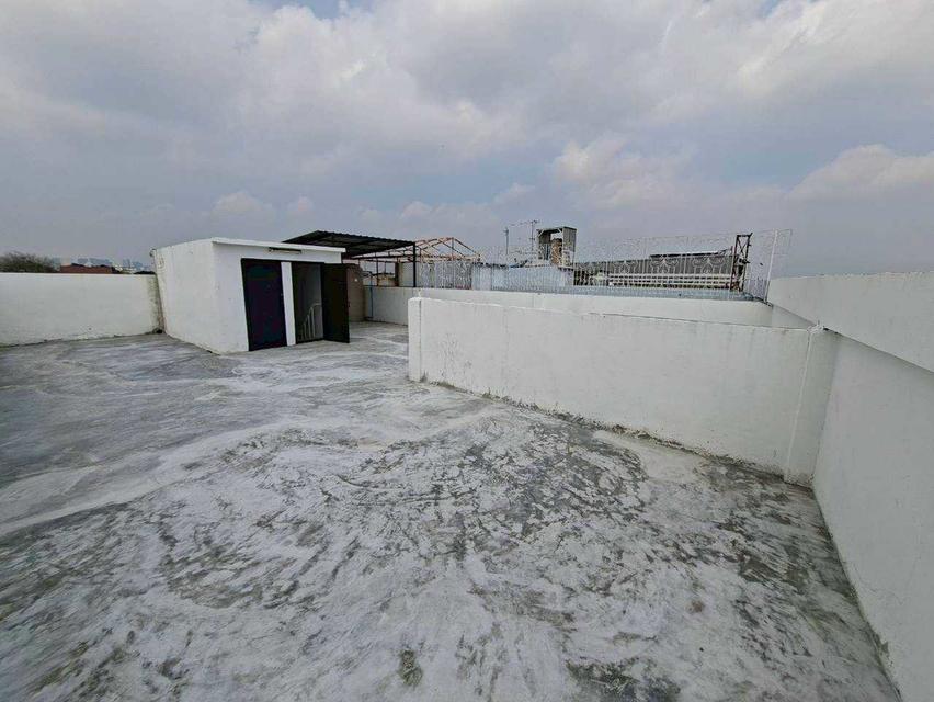 ให้เช่าอาคาร 2 ห้อง 3 ชั้นครึ่ง + ดาดฟ้า ทำเลทอง ลาดพร้าว 71 (ตรงข้ามตลาดนัด ใกล้ป้ายรถเมล์) (N.1723) 18