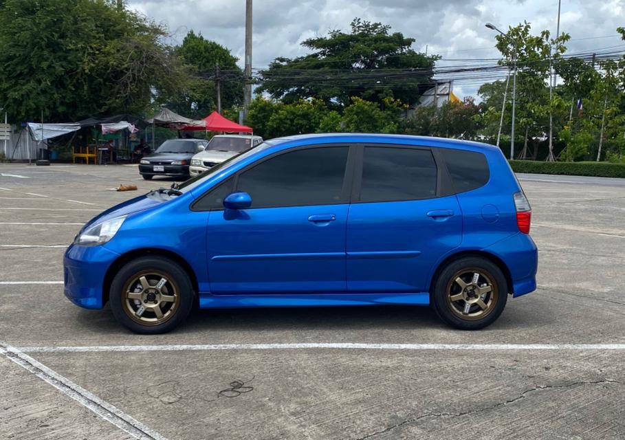 Honda Jazz ปี 2005 สภาพดีพร้อมใช้งาน 4