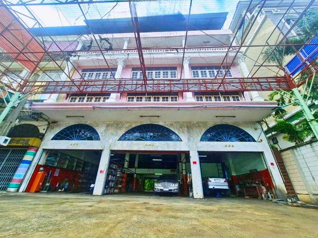 MRT ศรีนครินทร์ 800ม. ซีคอนสแควร์ 500 ม. ทำเลดี ติดถนนใหญ่ ร้านขายอะไหล่ ขาย-เช่าอาคารพาณิชย์ 4.5 ชั้น+ดาดฟ้า หัวมุม145 2