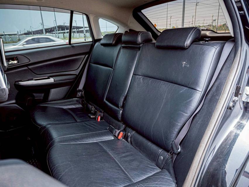 Subaru Xv 2.0i AWD สีดำ ปี 2015 มือเดียวป้ายแดง 9