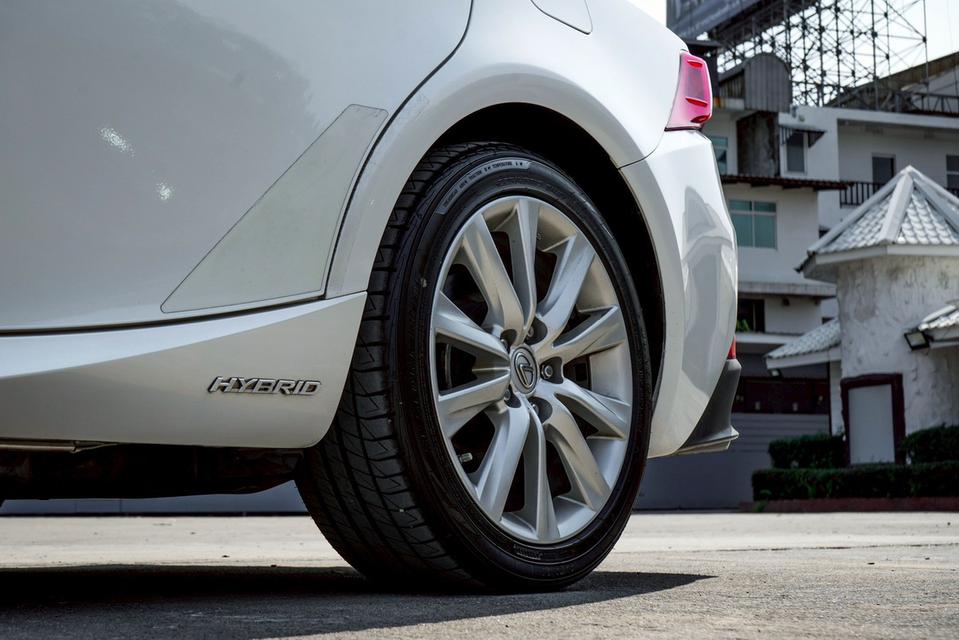 LEXUS IS300h 2.5 Luxury AT 2016 รูปที่ 8