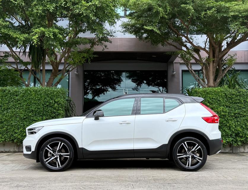 2020 VOLVO XC 40 T5 R DESIGN รุ่น TOP รถมือเดียวออกป้ายแดง รถวิ่งน้อย เข้าศูนย์ทุกระยะ รถไม่เคยมีอุบัติเหตุครับ รูปที่ 5
