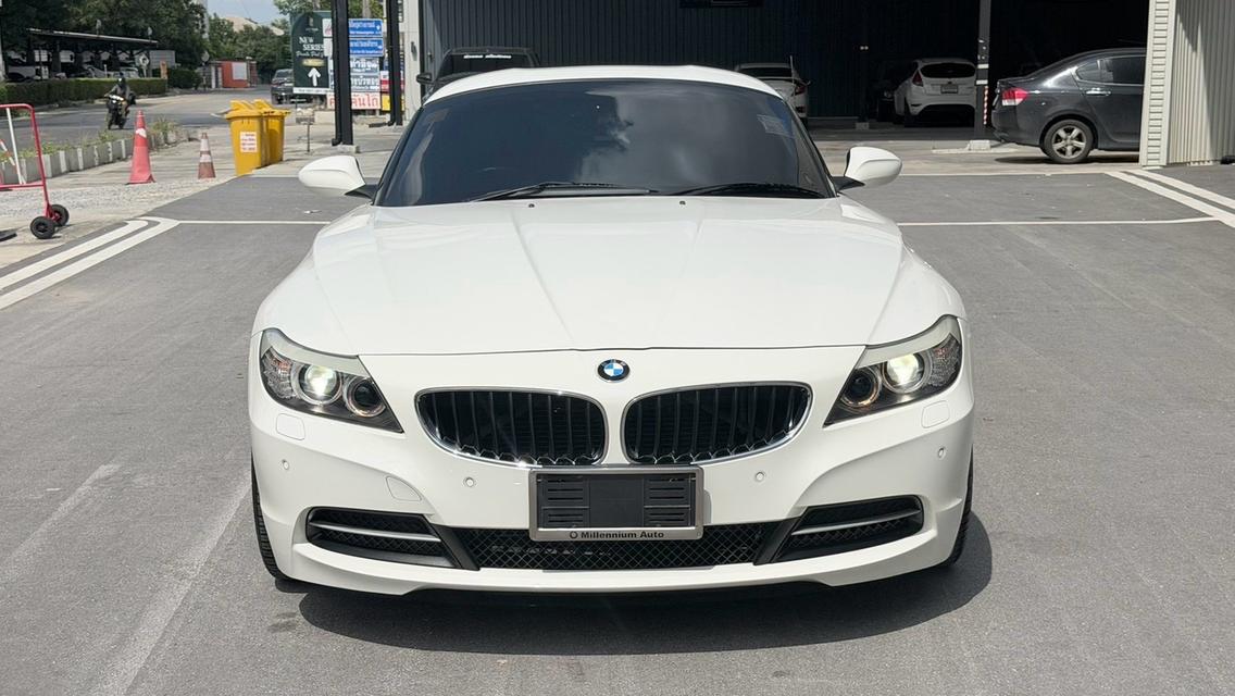 2010 BMW Z4 2.5 sDrive23i สีขาว Milage 40,XXX KM สวยที่สุดเท่าที่เคยเห็น เดิมทุกจุด รถศูนย์ Millennium auto เข้าศูนย์ เซอร์วิสศูนย์ทุกระยะ