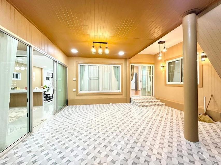 บ้านเดี่ยวพร้อมอยู่-พร้อมปล่อยเช่า ซื้อแล้วรับค่าเช่าได้เลย ทำเลดี 50 ตรว. 4 นอน 3 น้ำ ใกล้ห้างสรรพสินค้า ใกล้โรงเรียน ใกล้โรงพยาบาล ติดถนนเส้นหลัก 2