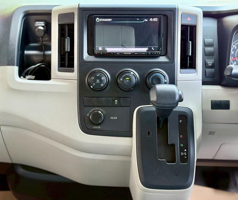 ขาย Toyota Commuter 2.8 ปี20 10