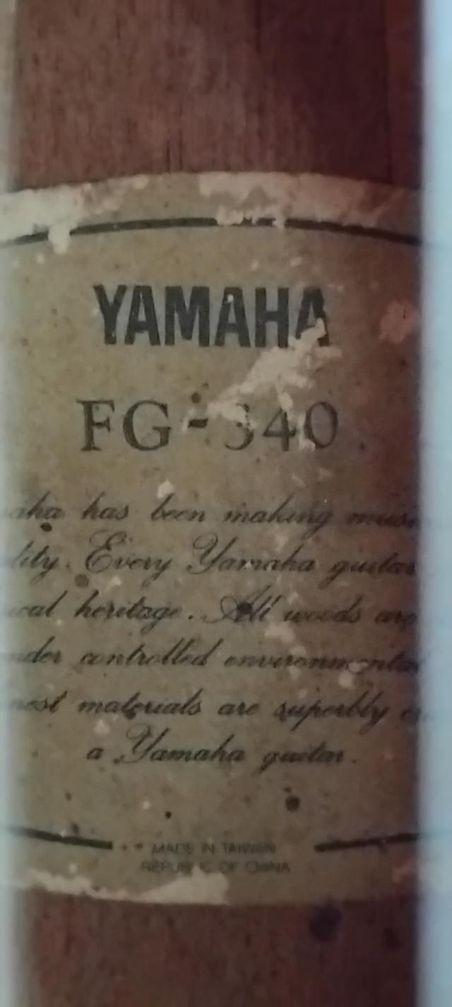 Yamaha FG-340 Vintage Taiwan  เสียงดีน่าเล่น โครงสร้างสมบูรณ์แข็งแรง คอตรง เฟรตเต็ม ไม้หลัง3ชิ้น ทัชชิ่งต่ำเล่นง่าย 4