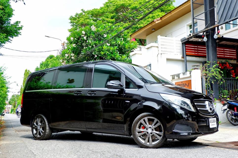 Mercedes-Benz V 250 d  7 ที่นั่งป้ายขาวดำ ปี 2017 4