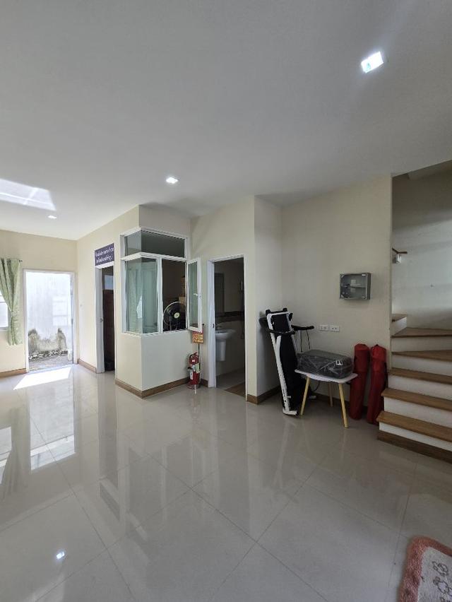 ขายทาวน์เฮ้าส์ 2 ชั้น หมู่บ้านโกลเด้นส์ทาวน์ บางนา-สวนหลวง 21.2ตร.วา 2