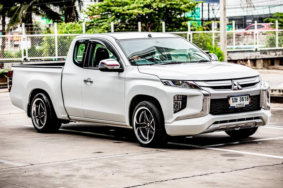 MITSUBISHI TRITON 2.5 GLX ปี 2021 สีขาว มือเดียว 4