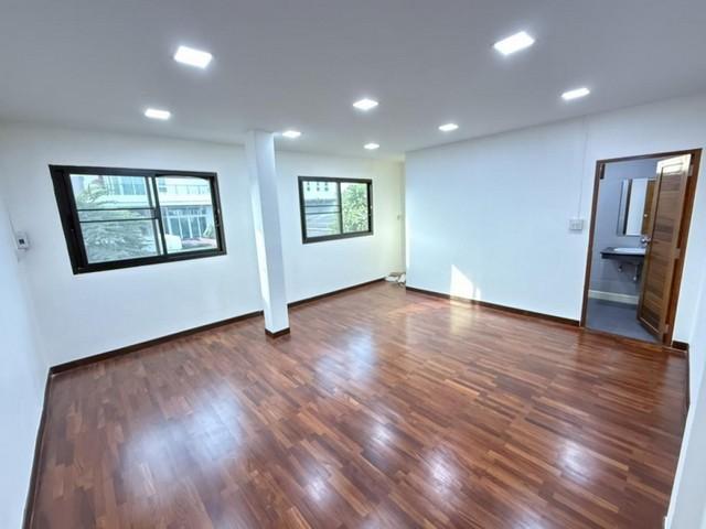 ให้เช่าบ้านเดี่ยว 2 ชั้น 300 ตรม. ลาดพร้าว 71 ซอยสังคมสงเคราะห์ ใกล้ MRT ลาดพร้าว 71 3