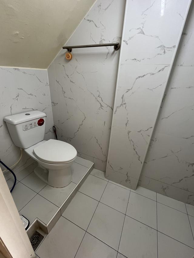 อาคารพาณิชย์ ทำเลโคตรดี ห้องมุม 4ชั้นครึ่ง 36 ตรว. 4 ห้องนอน 4ห้องน่ำ1ชั้นลอย พร้อมพื้นที่ว่างด้านข้าง 6