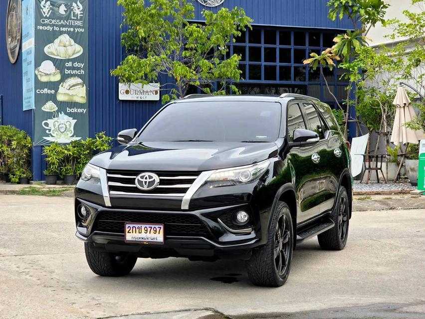 (แจ้งรหัสรถ PEAT622) TOYOTA FORTUNER 2.8 TRD Sportivo ปี 2017