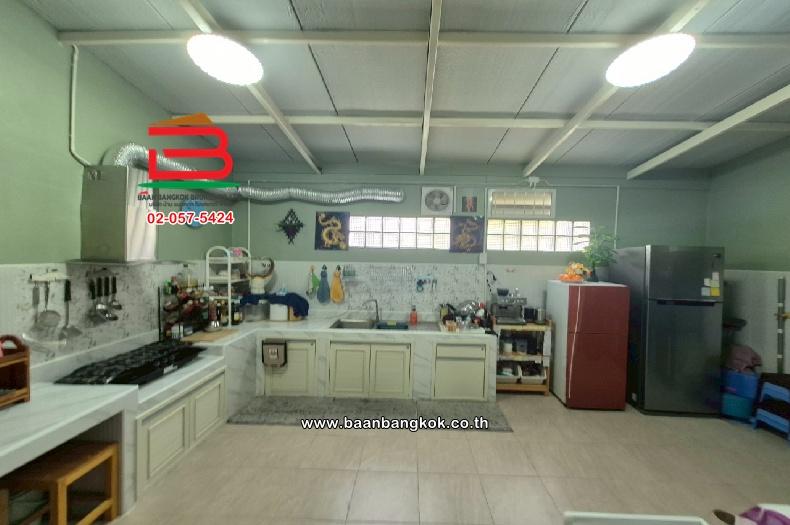  ทาวน์เฮาส์ หมู่บ้าน บัวทองธานี พาร์ค เนื้อที่ 21 ตรว. ตรงข้ามตลาดสมบัตรบุรี ถนนกาญจนาภิเษก ตำบลบางบัวทอง อำเภอบางบัวทอง จังหวัดนนทบุรี 4