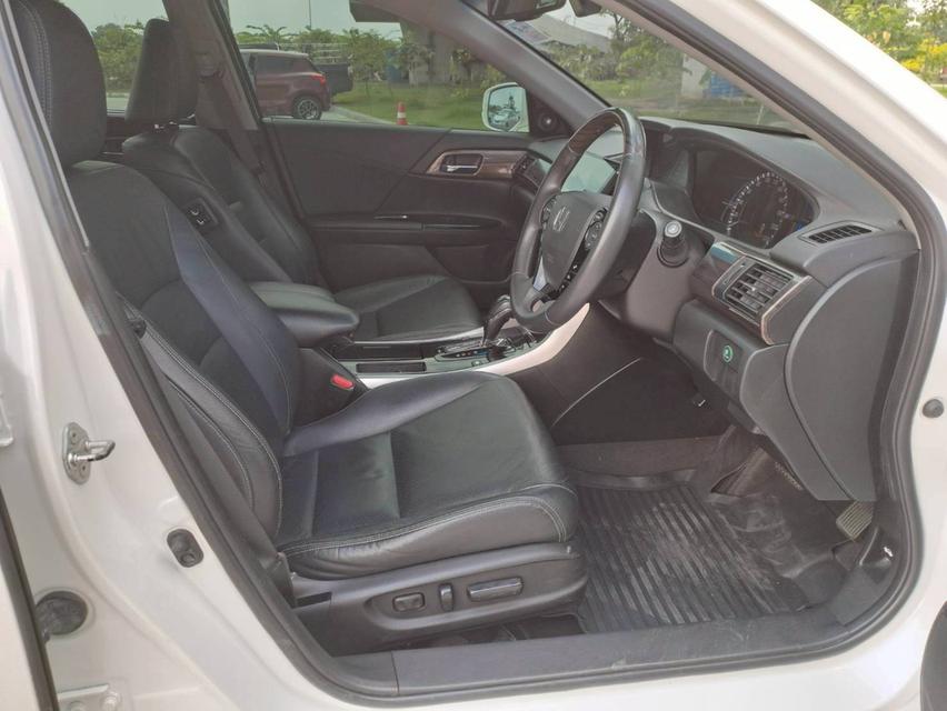 HONDA ACCORD 2.0 HYBRID ปี2016 สีขาว 4